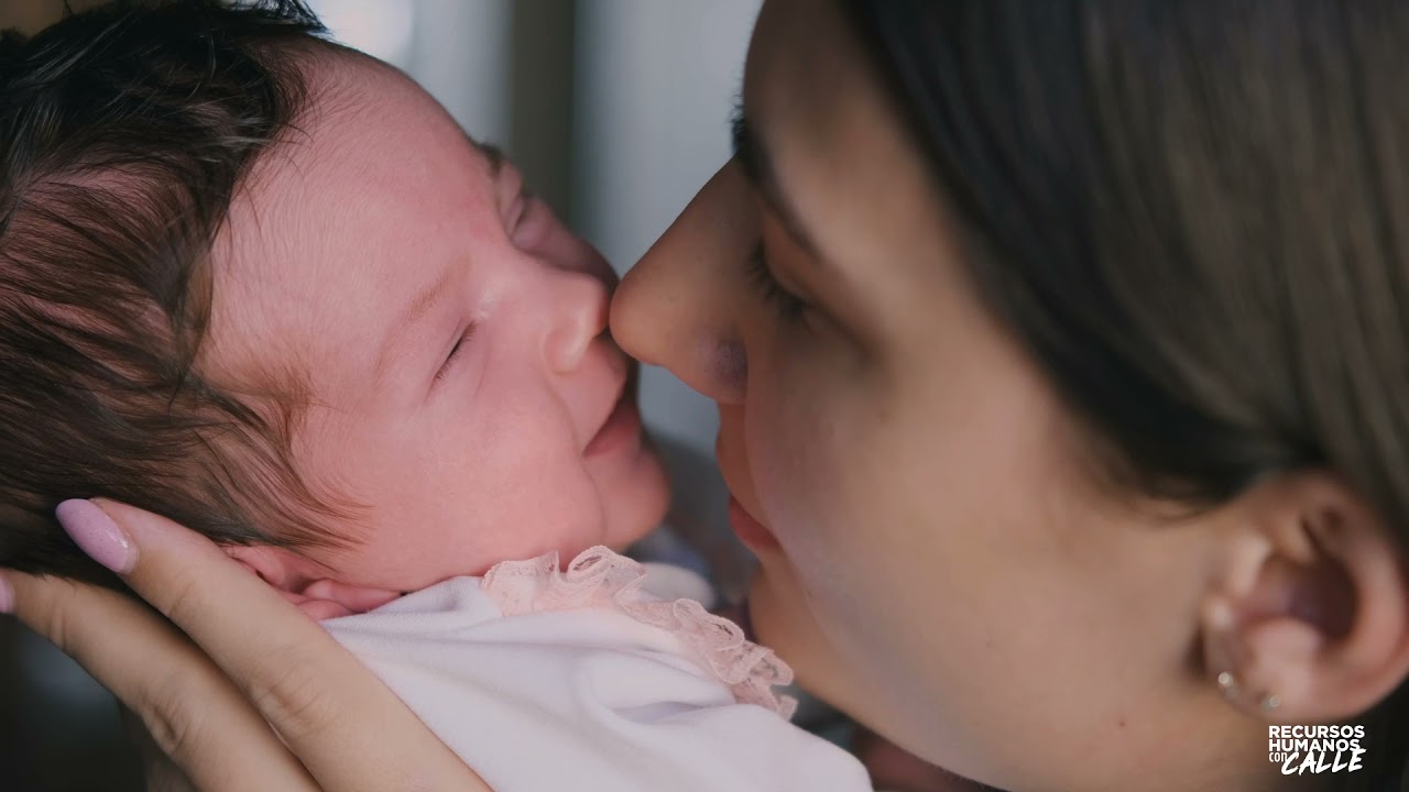 Días por maternidad en España: cuántos son, cuándo empiezan y cómo solicitarlos